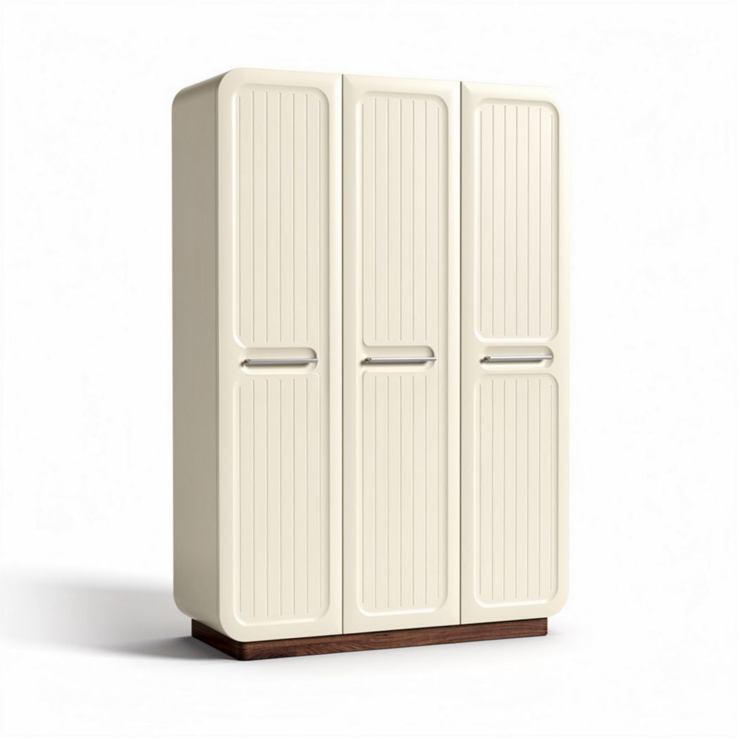 Kast van hoogglans kunststof met drie deuren en houten voet 180 x 90 x 45cm